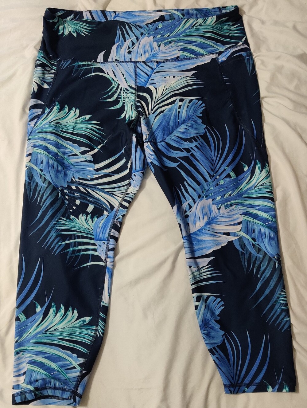 Old Navy Women's 3x Plus Blue Tropical Leggings Active Running Capri Cropped